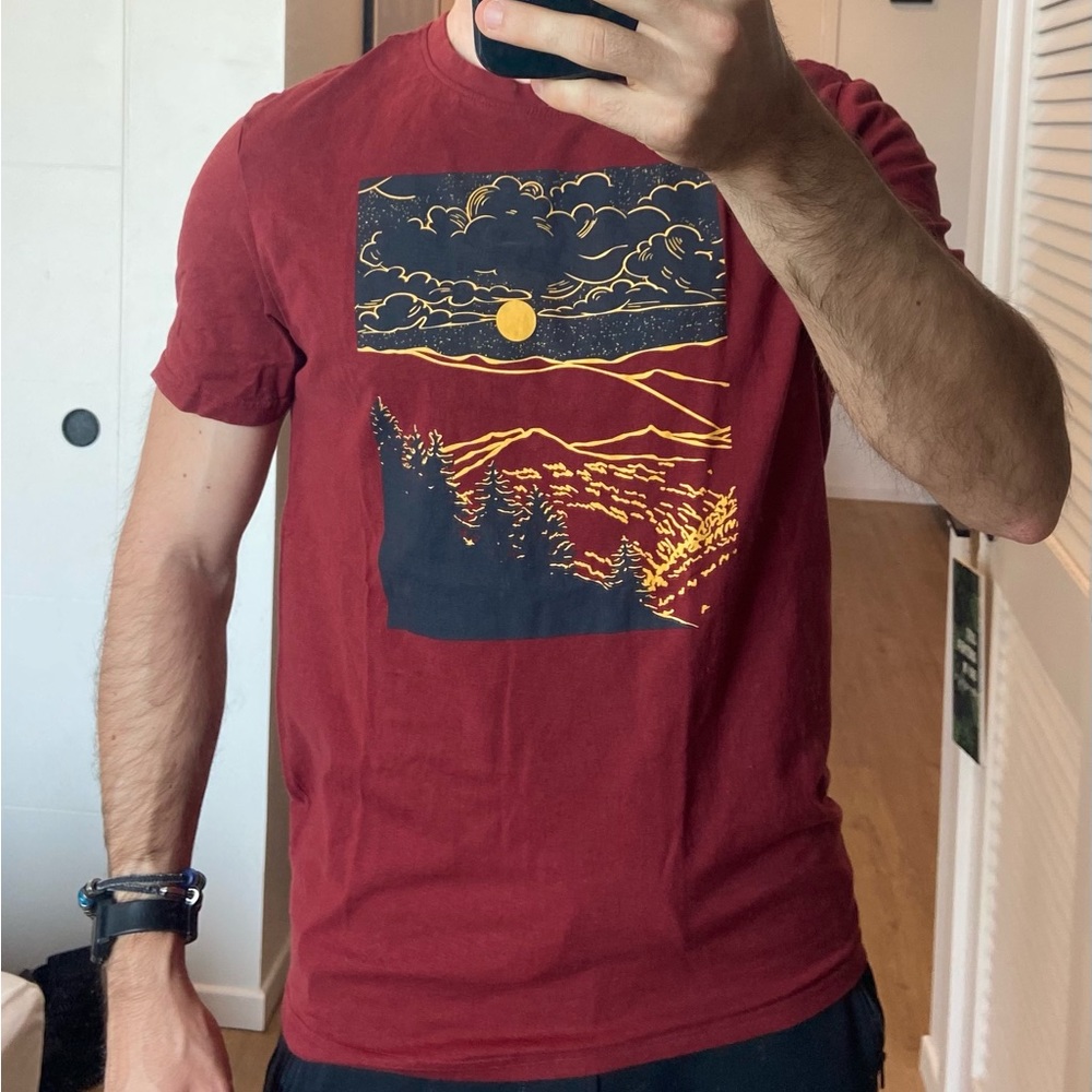 Red men’s short sleeved tee